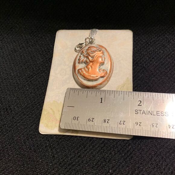 Hand crafted Painted Pendant - Picture 4 of 4